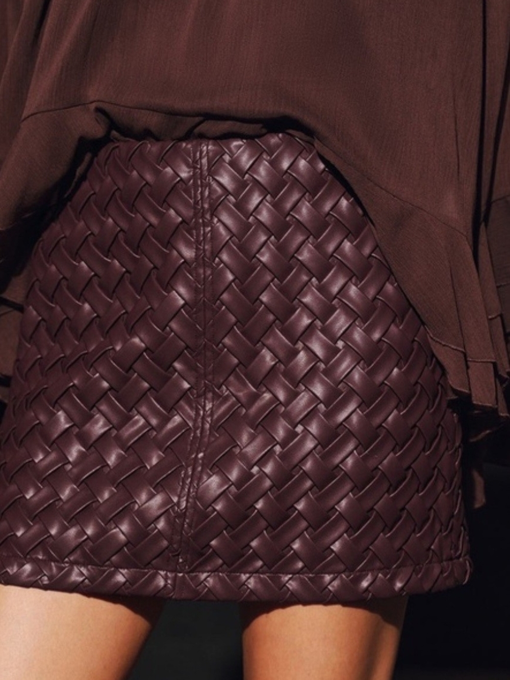 Commense Woven Faux Leather Mini Skirt - Burgundy